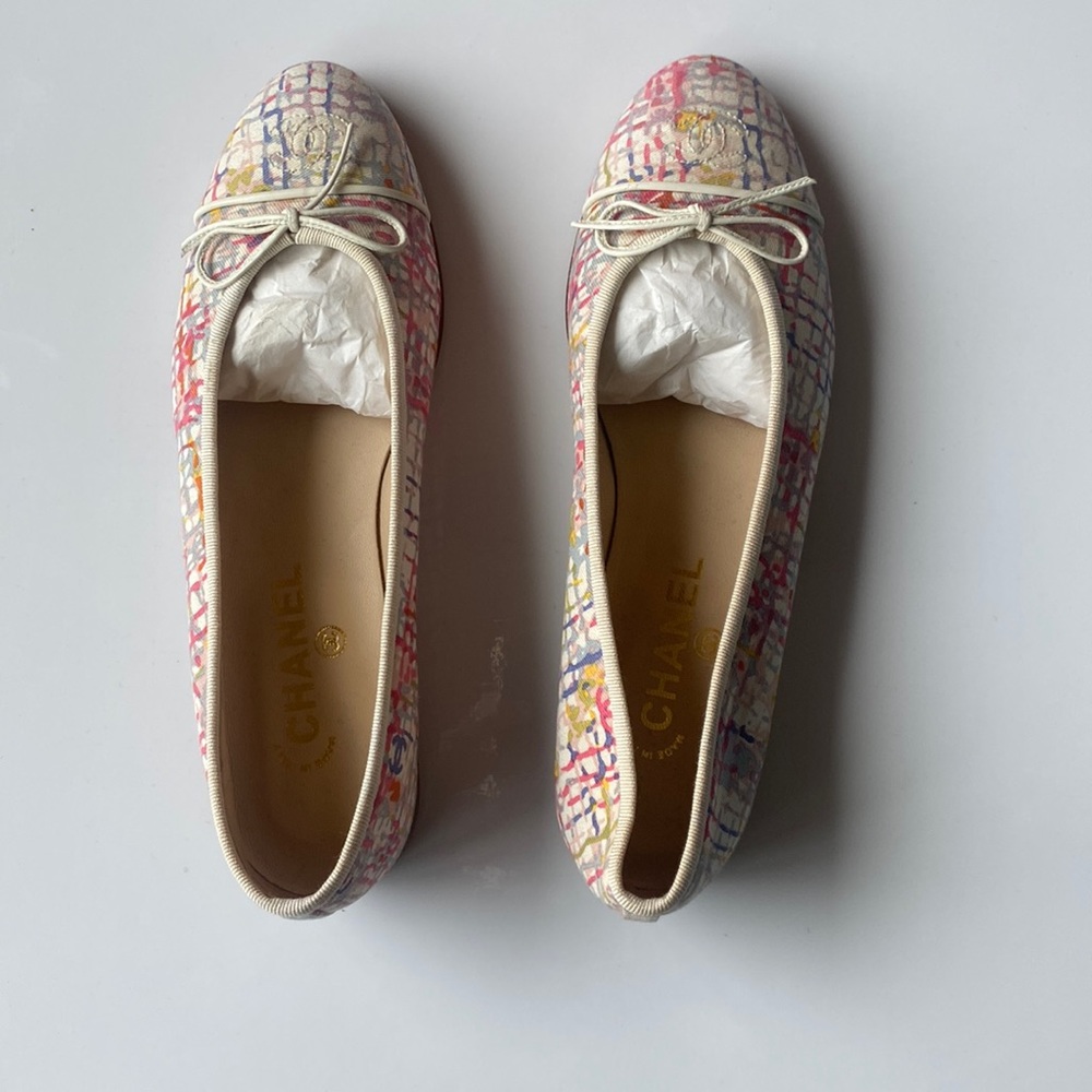 Authentic NBW Chanel Ballet Flats, size 40 1/2.